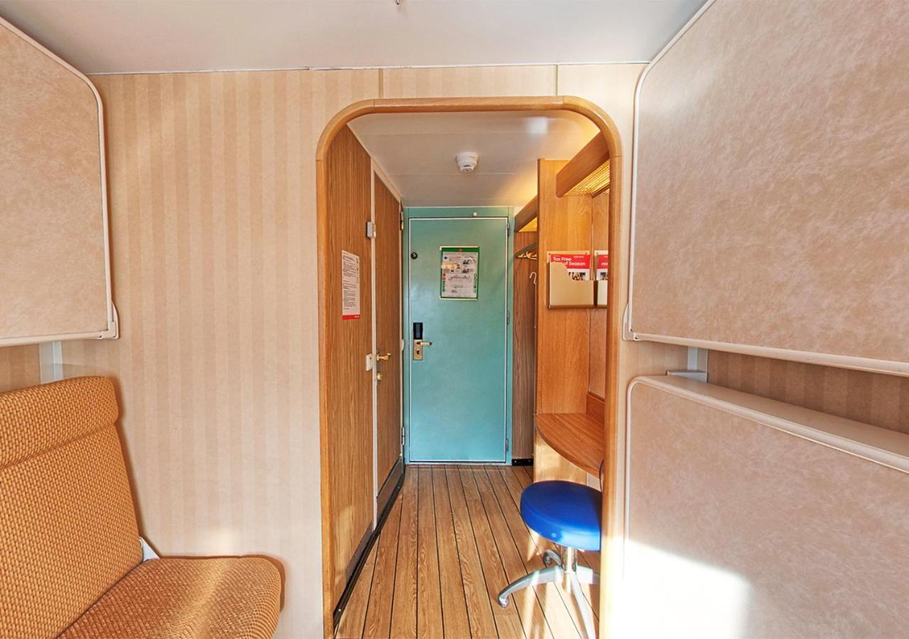 Viking Line Ferry Viking Cinderella - 2-Night Cruise Stockholm-Helsinki-Stockholm Ξενοδοχείο Δωμάτιο φωτογραφία