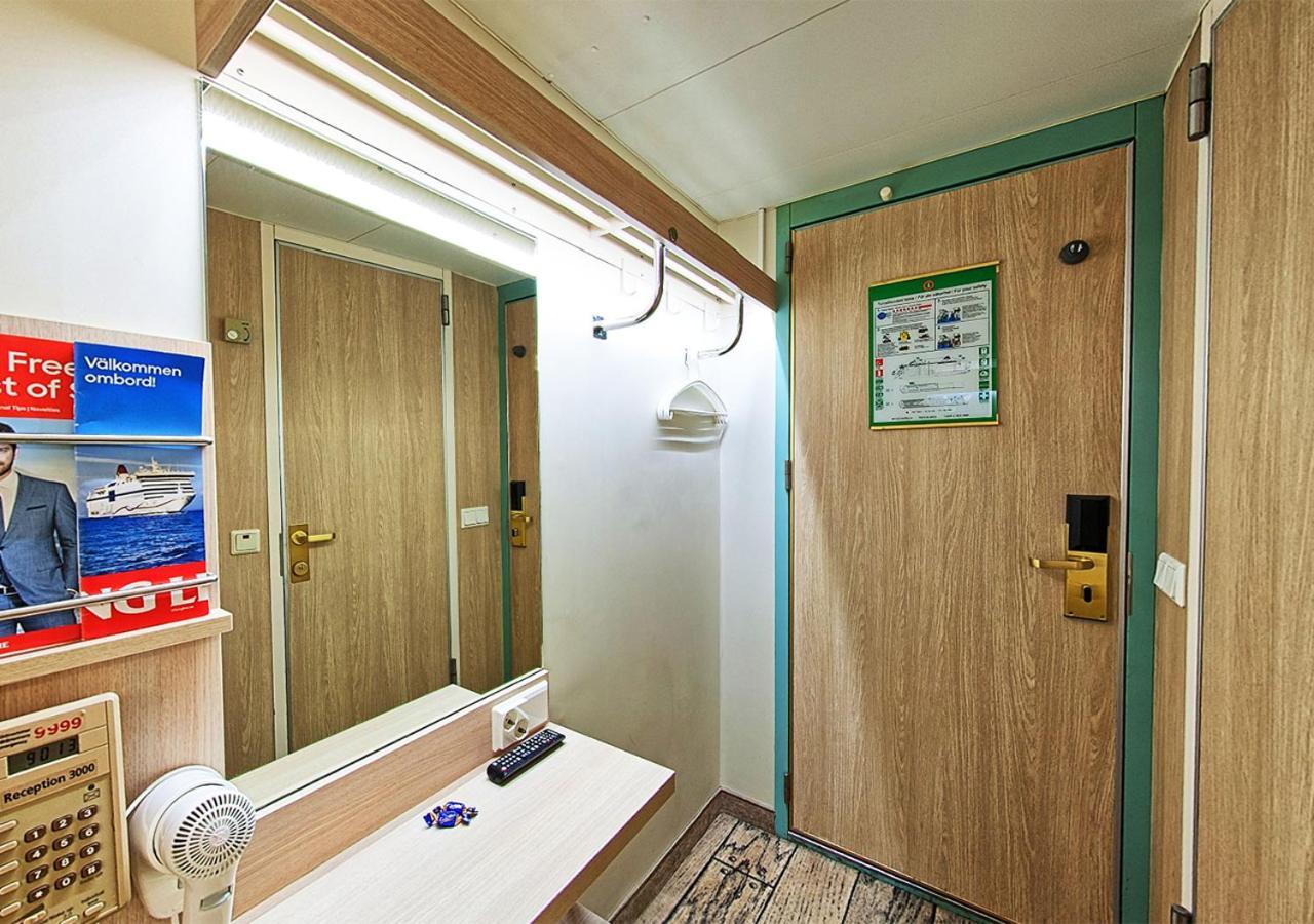 Viking Line Ferry Viking Cinderella - 2-Night Cruise Stockholm-Helsinki-Stockholm Ξενοδοχείο Δωμάτιο φωτογραφία